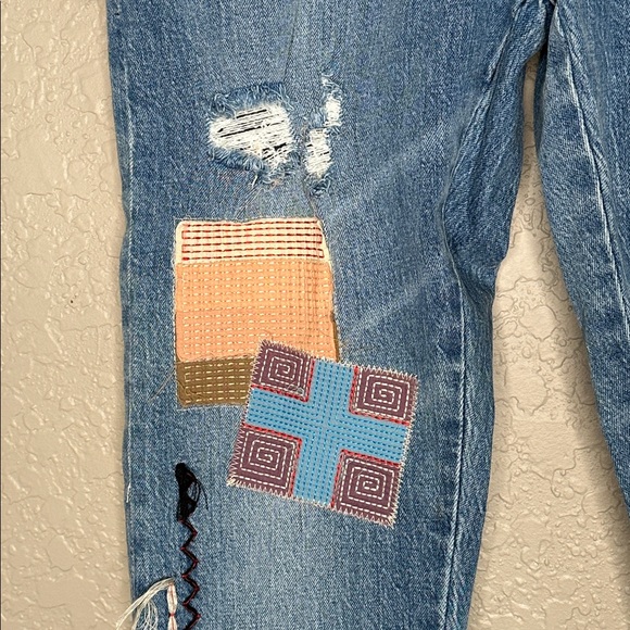 Anthropologie Pilcro Patchwork embroideted boyfriend Jeans - Picture 5 of 15